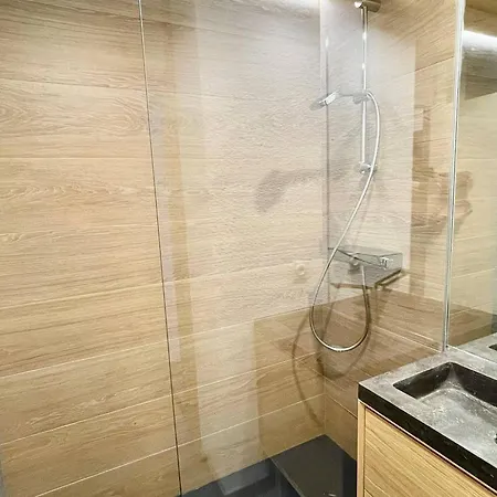 Renove Avec Parking, Ski-in/ski-out - Fr-1-351-252 * La Plagne